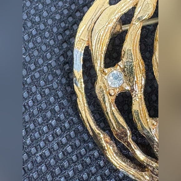 VINTAGE Statement Gold Open-Work Pomegranate/Onion Or Pumpkin Rhinestone Brooch - Picture 8 of 8